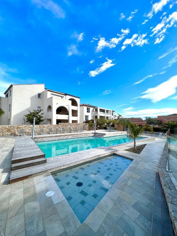 Les Alizes Residence & Spa LʼÎle-Rousse エクステリア 写真