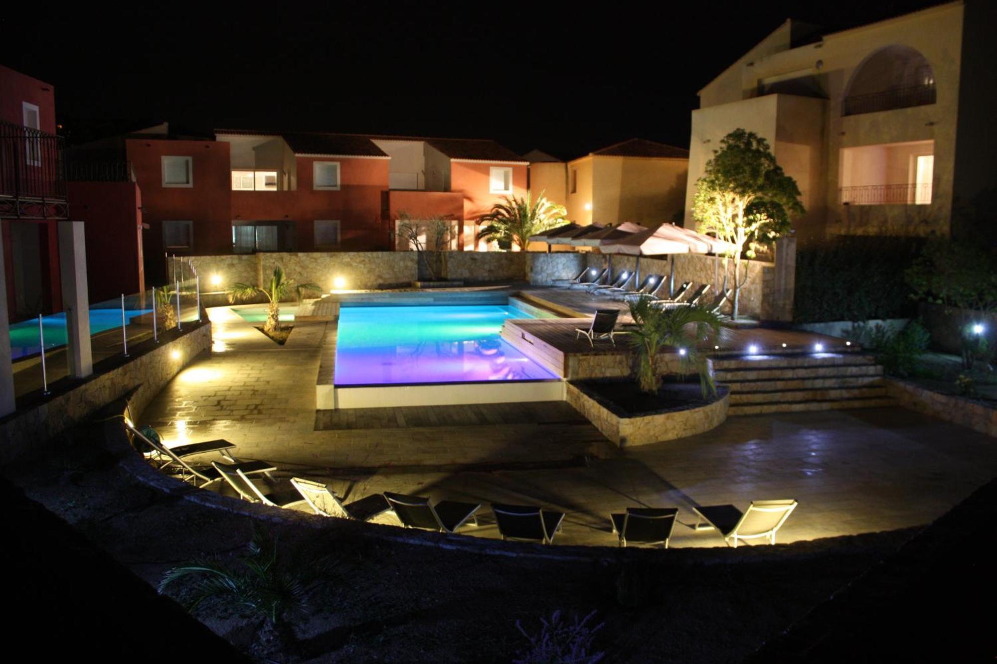 Les Alizes Residence & Spa LʼÎle-Rousse エクステリア 写真