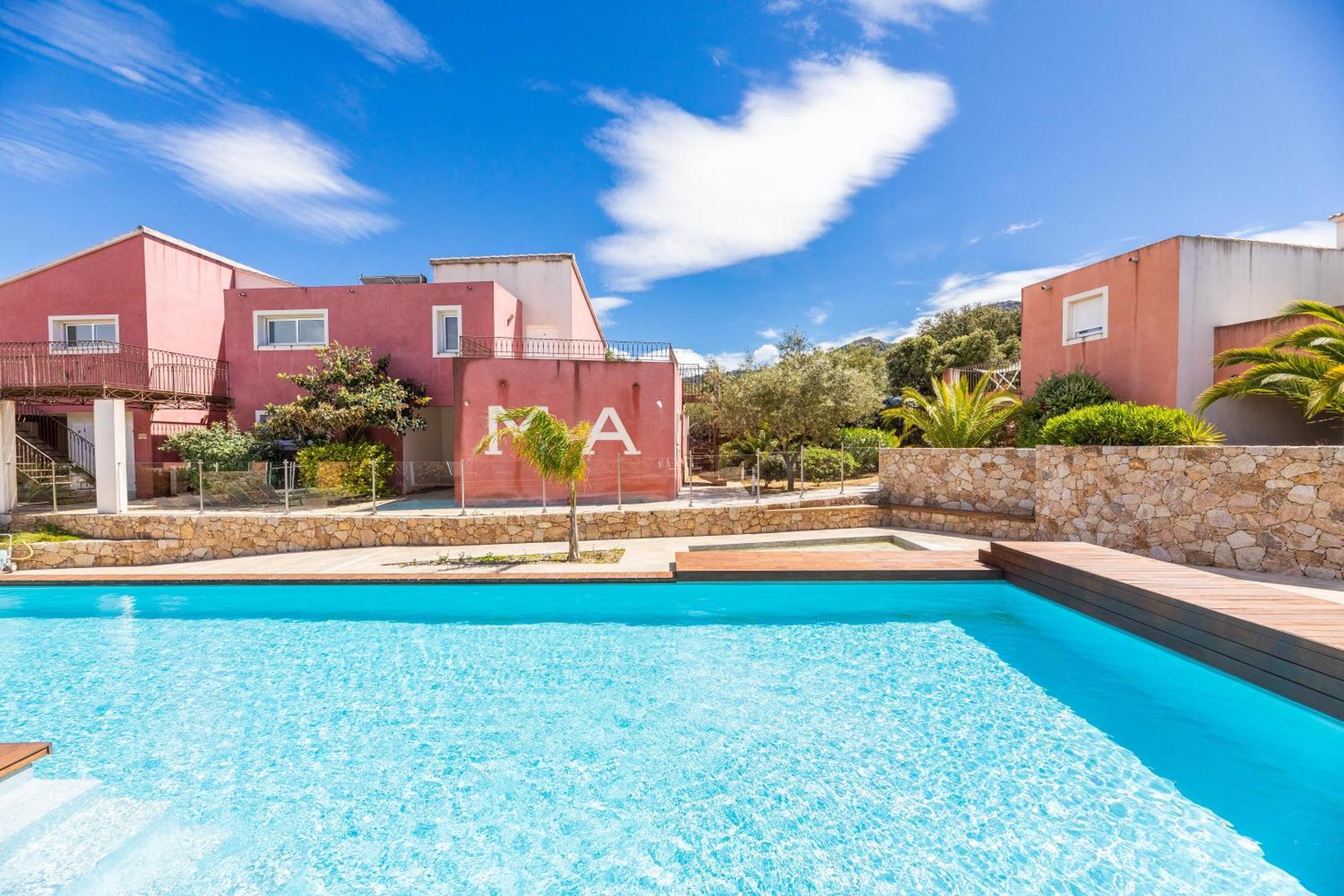 Les Alizes Residence & Spa LʼÎle-Rousse エクステリア 写真