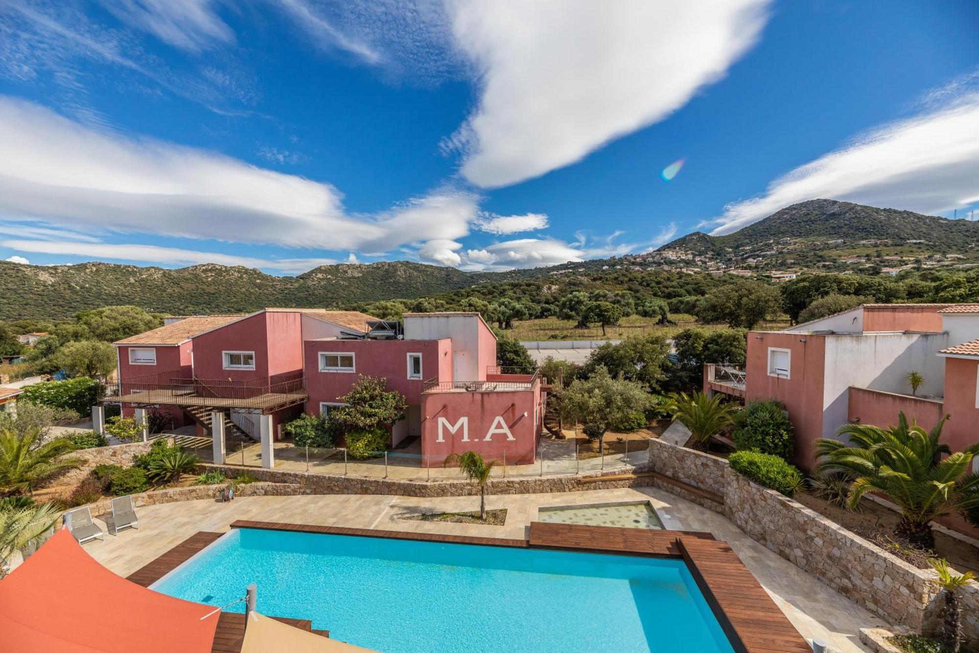 Les Alizes Residence & Spa LʼÎle-Rousse エクステリア 写真
