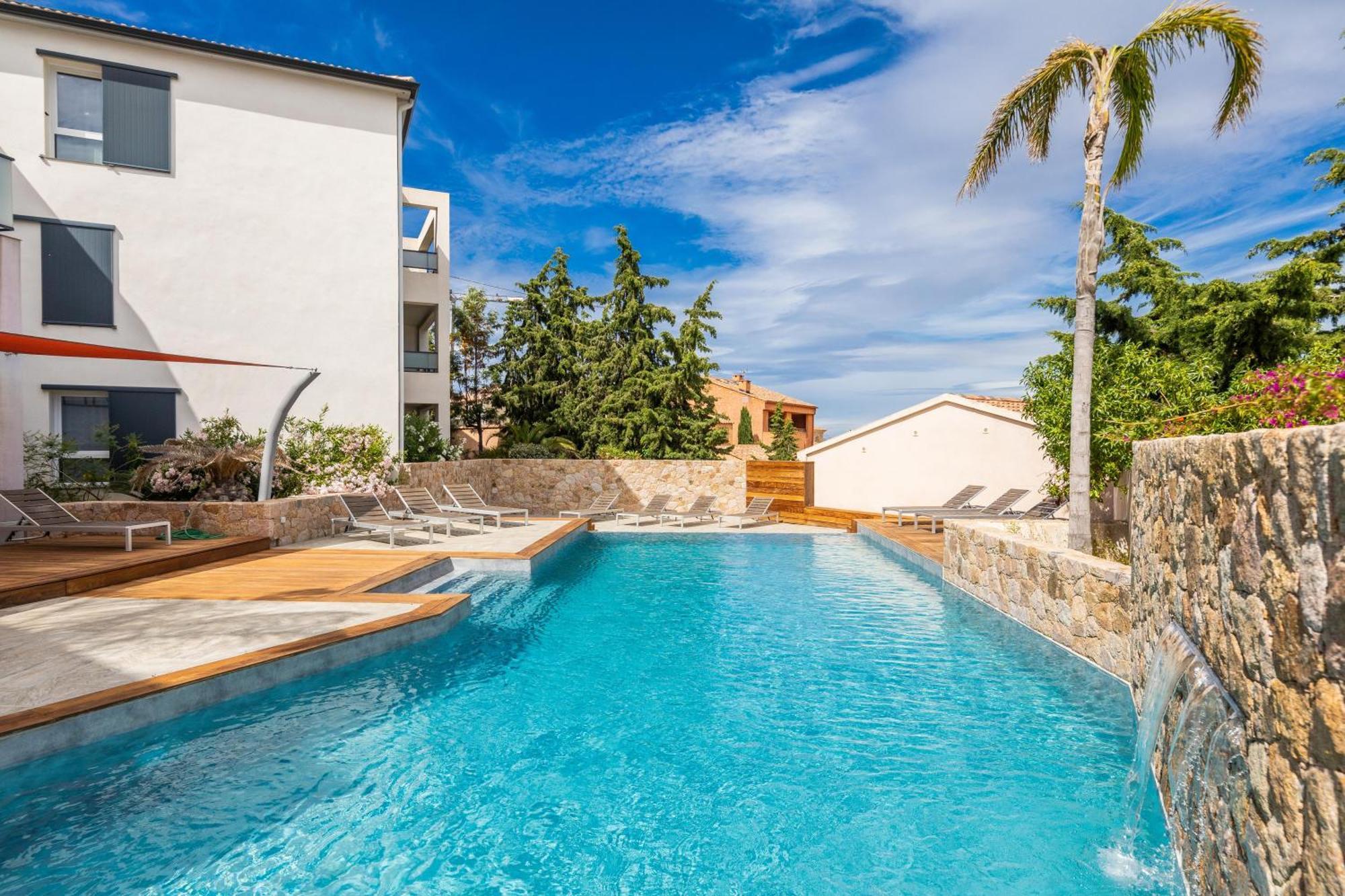 Les Alizes Residence & Spa LʼÎle-Rousse エクステリア 写真